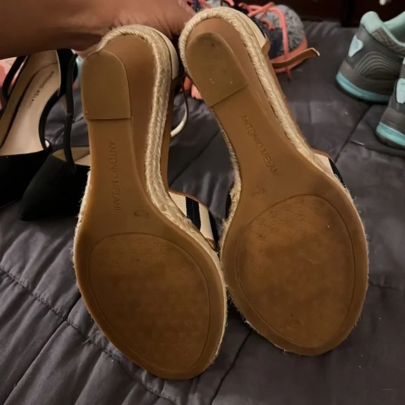 Antonio Melani wedge style shoes size 7 1/2 - Picture 4 of 4